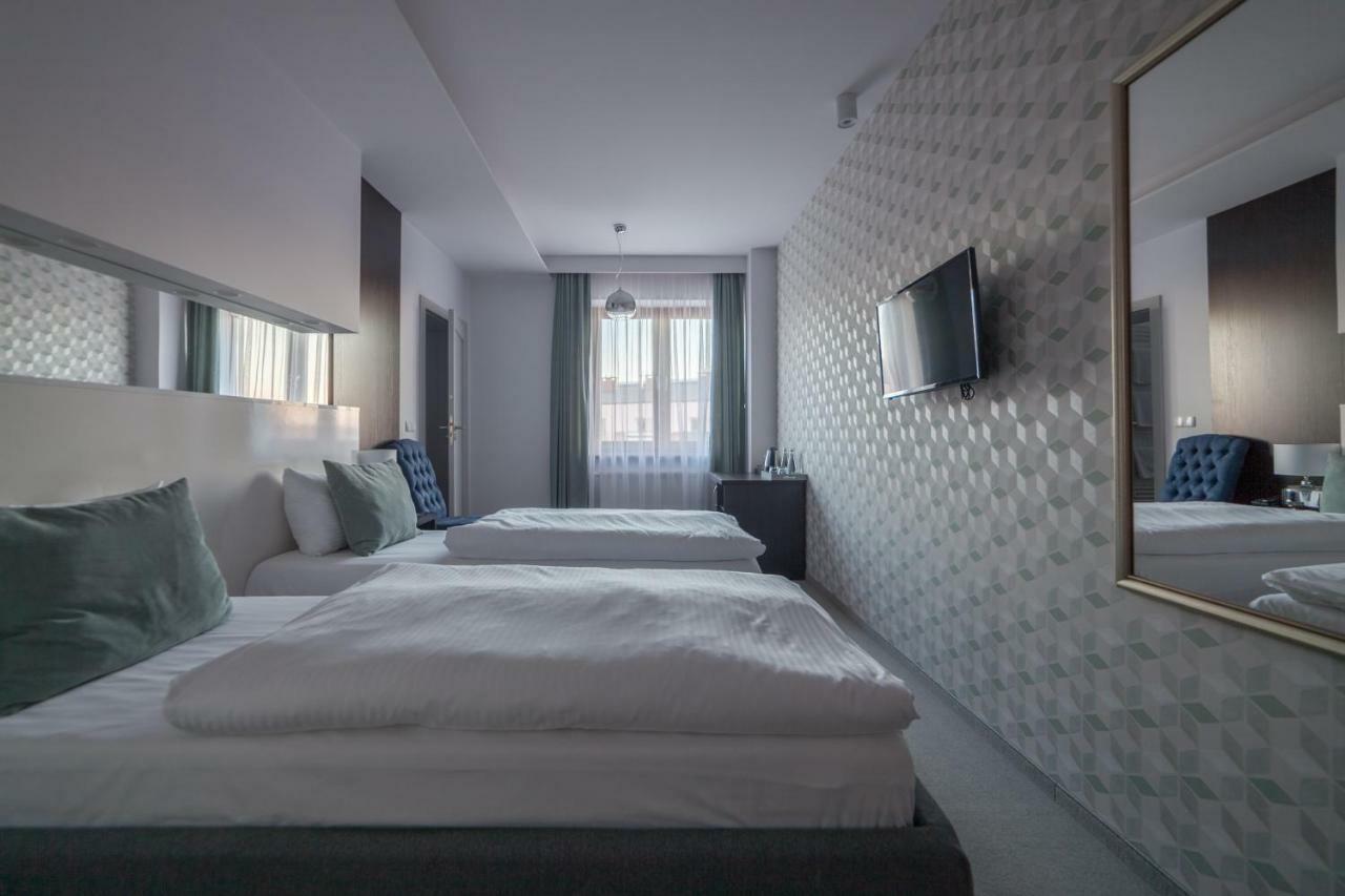 Novopolska - Hotel I Restauracja Kościan المظهر الخارجي الصورة