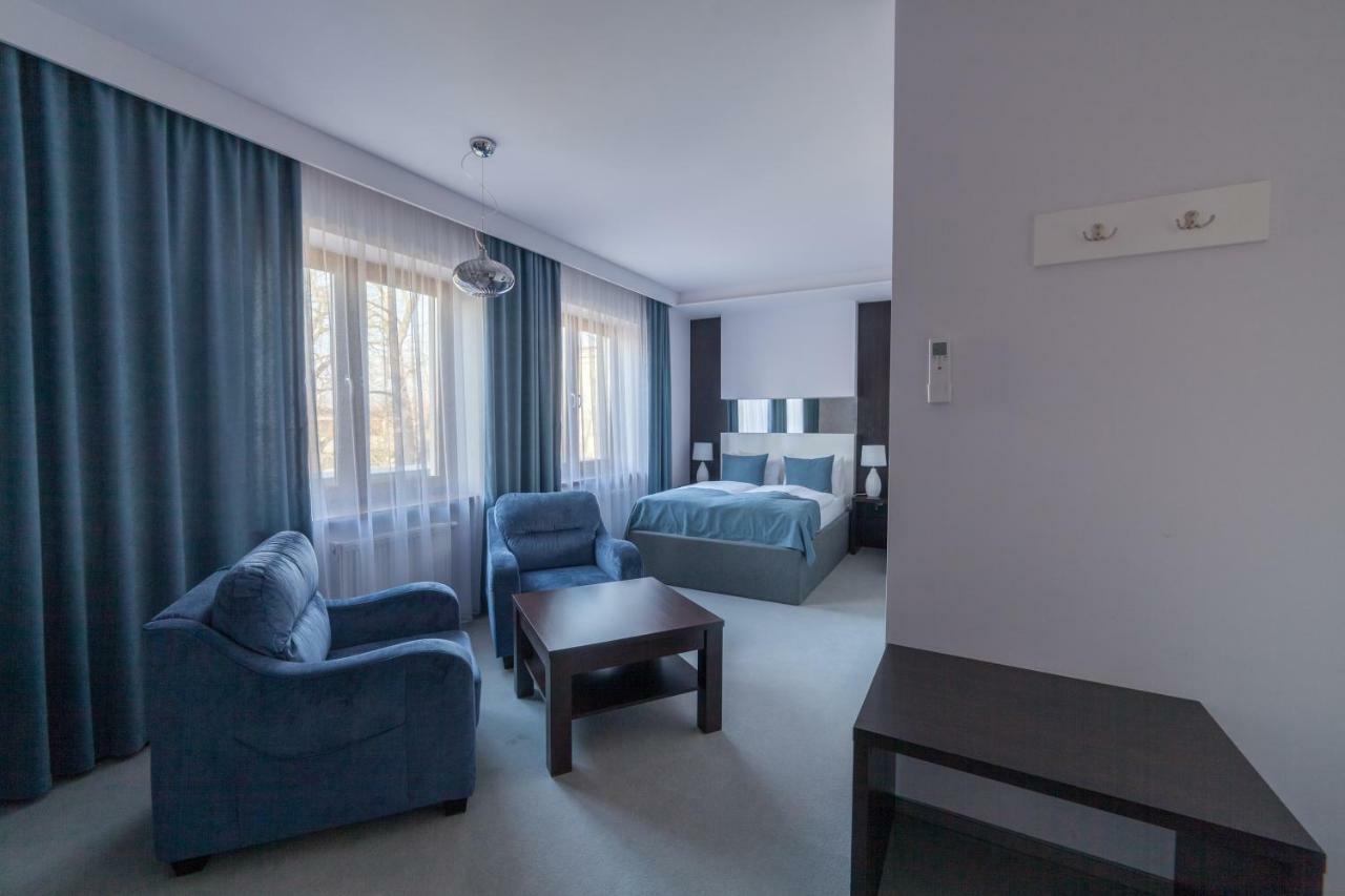 Novopolska - Hotel I Restauracja Kościan المظهر الخارجي الصورة