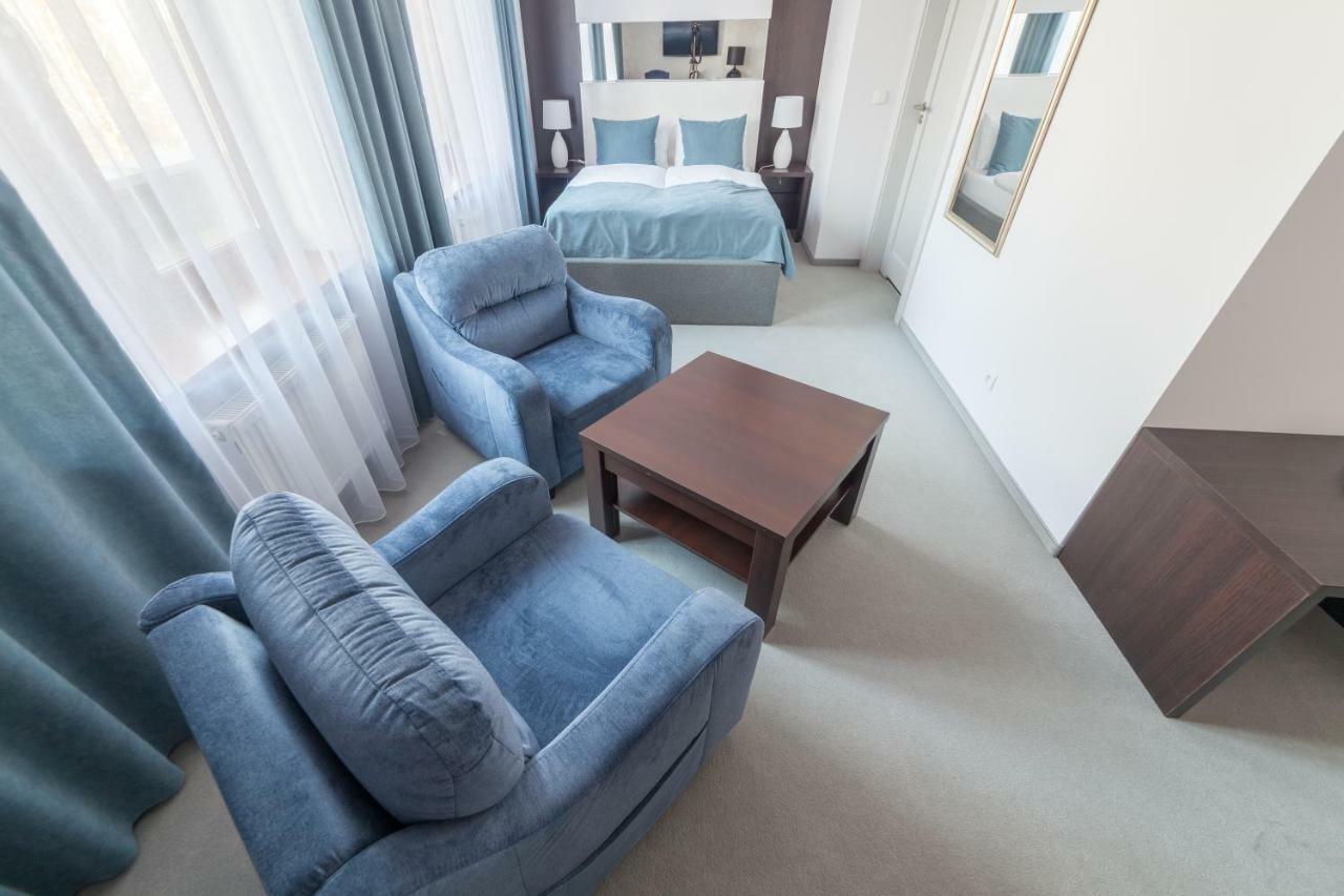 Novopolska - Hotel I Restauracja Kościan المظهر الخارجي الصورة